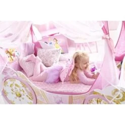 WORLDS APART DISNEY PRINCESSES Lit Enfant Fille - Carosse En Bois Avec Rangements Et Rideaux - Rose -Disney worlds apart disney princesses lit enfant fille carosse en bois avec rangements et rideaux rose 454162